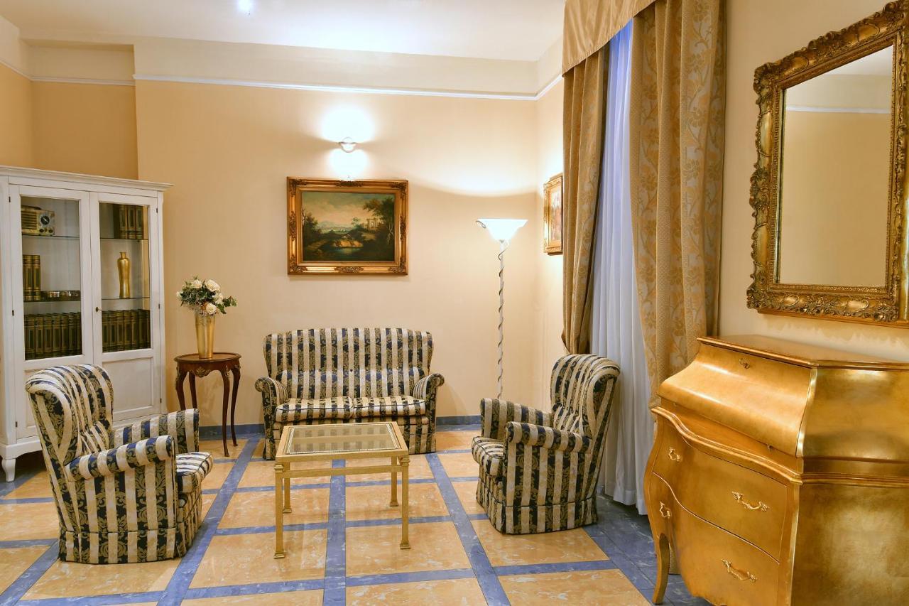 Hotel Butterfly Montecatini Terme Exterior photo