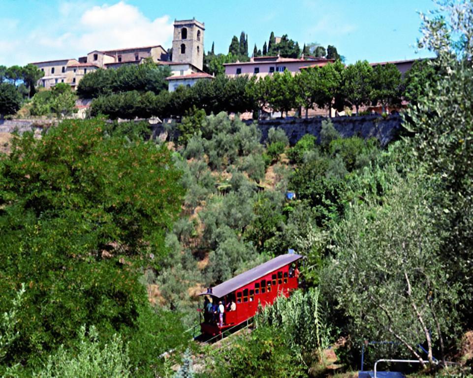 Hotel Butterfly Montecatini Terme Exterior photo
