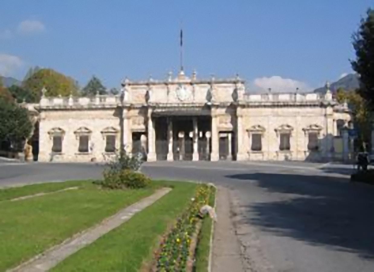 Hotel Butterfly Montecatini Terme Exterior photo